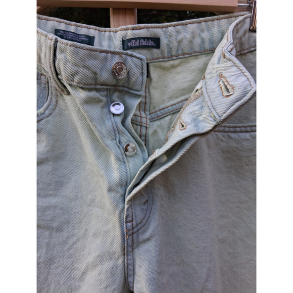 Women's Wild Fable Denim Shorts Size 8 Light Blue - Picture 7 of 11